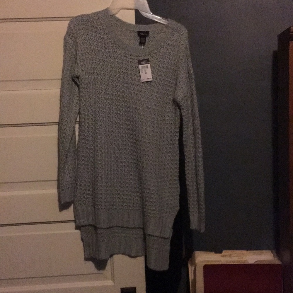 Rue 21 sweater size Medium